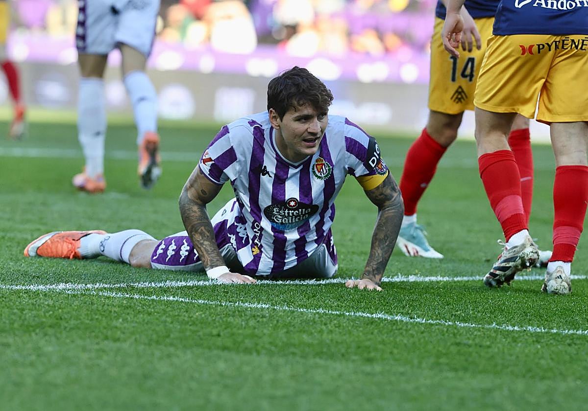 El Pucela vuelve a las andadas, despedido con pitos y gritos de Â¡Almada vete ya!